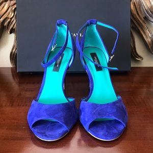 Ann Taylor Kelsey suede ankle strap size 8.5